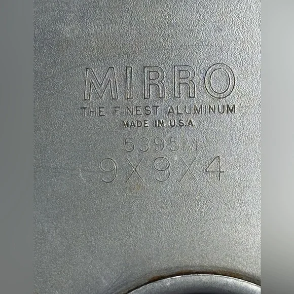 Vintage Mirro Square Aluminum 2 pc Angel Food Bunt Cake Pan 9" x 9" x 4" - Picture 8 of 8